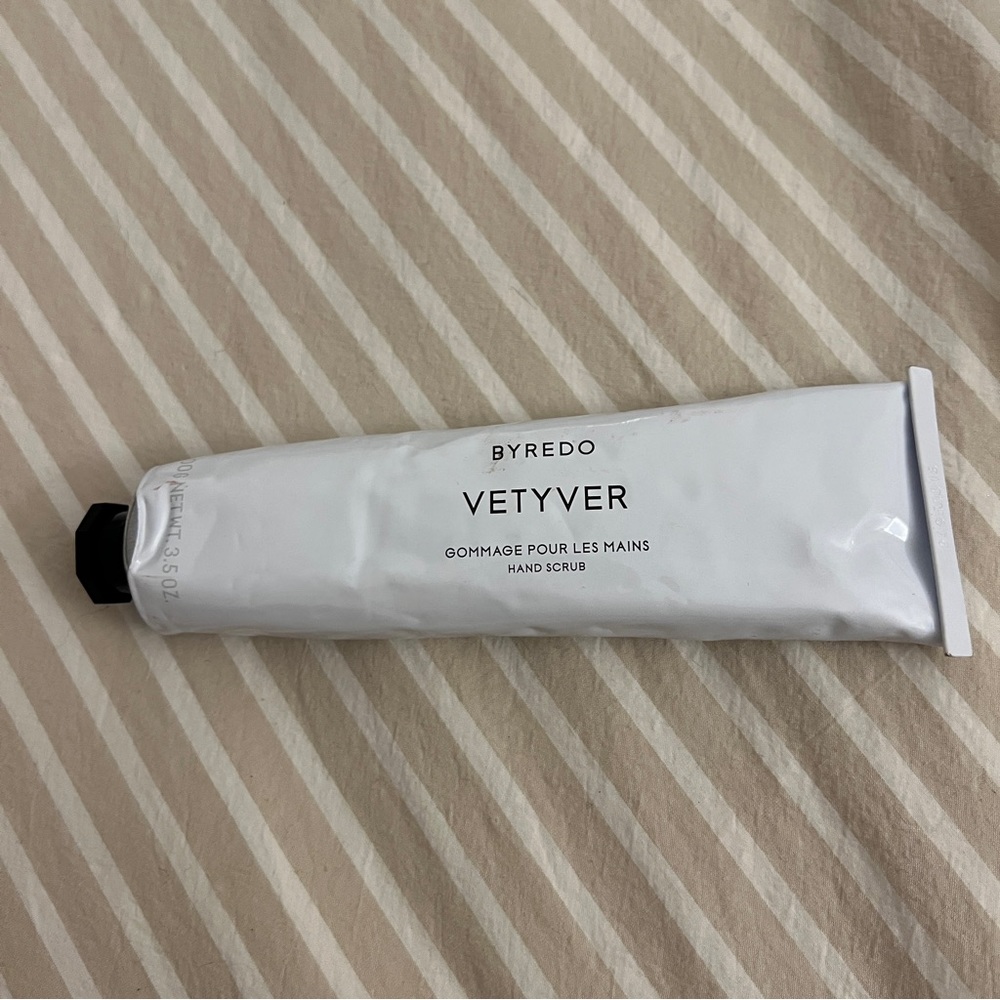 BYREDO - VETYVER HAND SCRUB